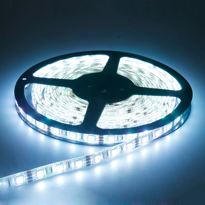 LED pásik 5 metrov - biely